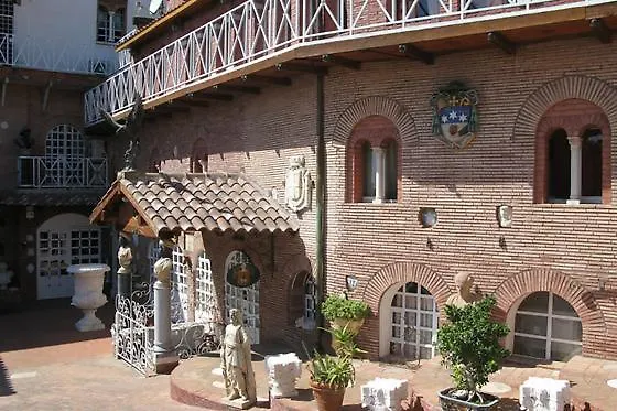 Acomodação com café da manhã  Castello Scandeluzza 4*